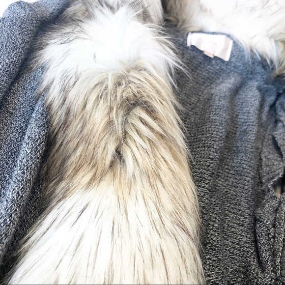 Skies are Blue Emira Faux Fur Collar Knit Vest - M - Picture 8 of 12